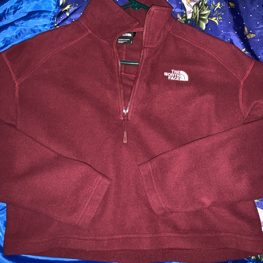 Maroon cropped The North Face fleece
